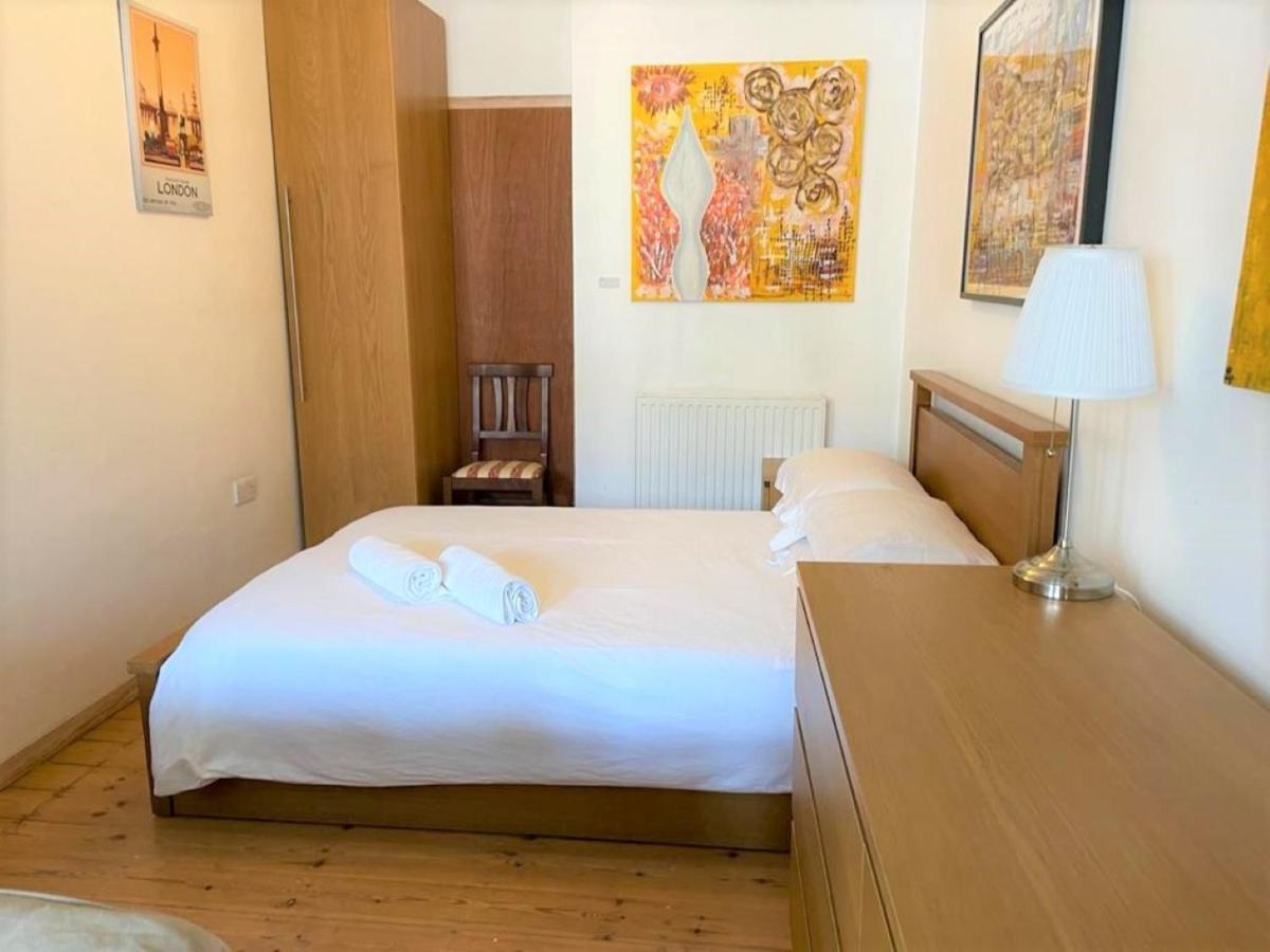 Studio Flat Without Kitchen At Kentish Town Londen Buitenkant foto
