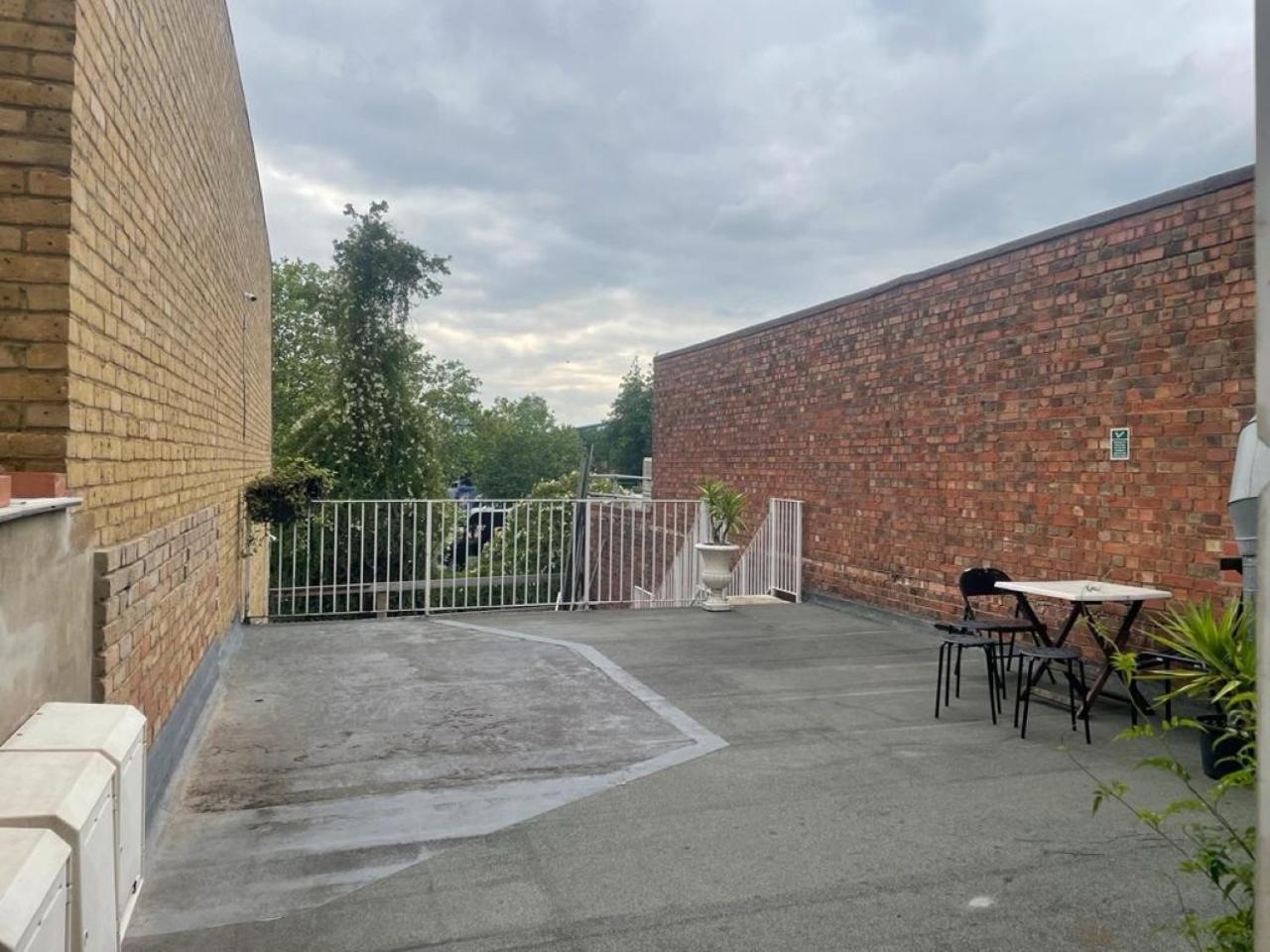 Studio Flat Without Kitchen At Kentish Town Londen Buitenkant foto